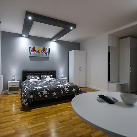 Manirosi 3 Apartman スボティツァ エクステリア 写真